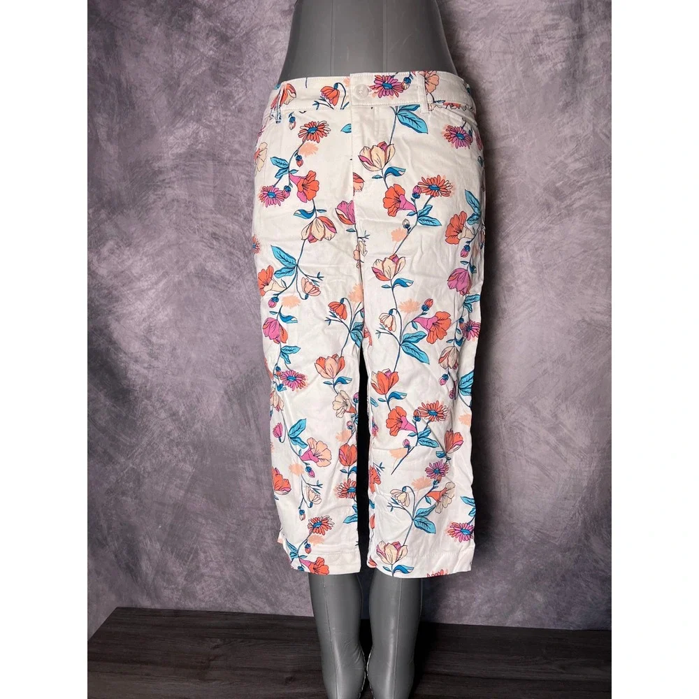 St. John's Bay Vibrant Floral Capris Blue Red White Retro Pattern Size 10 - Picture 1 of 6